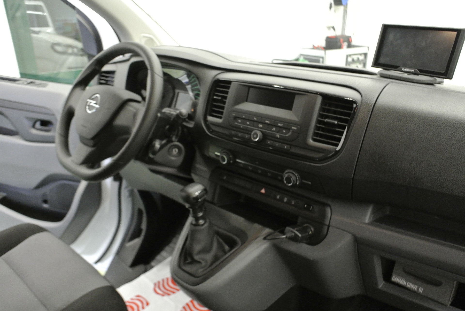 OPEL Vivaro Combi 2.0 CDTI Essentia s/s M-image-20