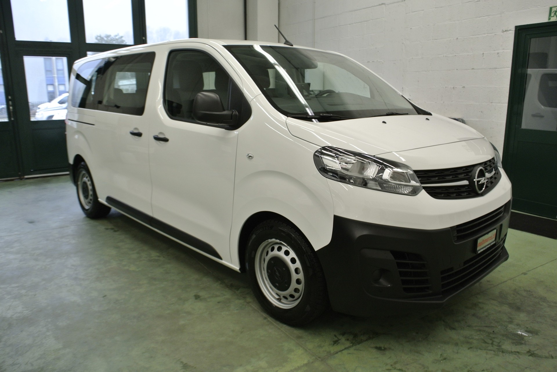 OPEL Vivaro Combi 2.0 CDTI Essentia s/s M-showroom-element-3