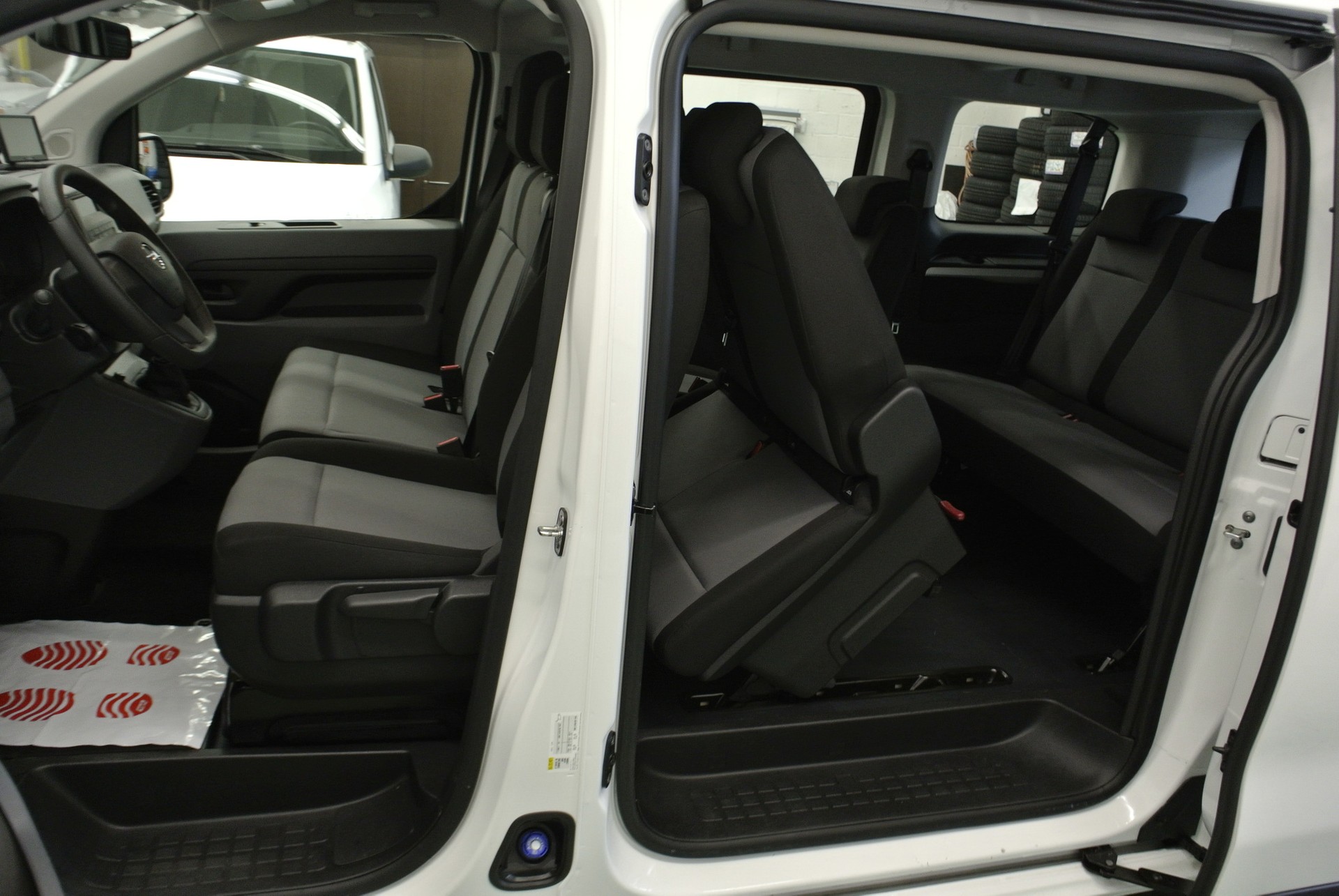 OPEL Vivaro Combi 2.0 CDTI Essentia s/s M-image-12