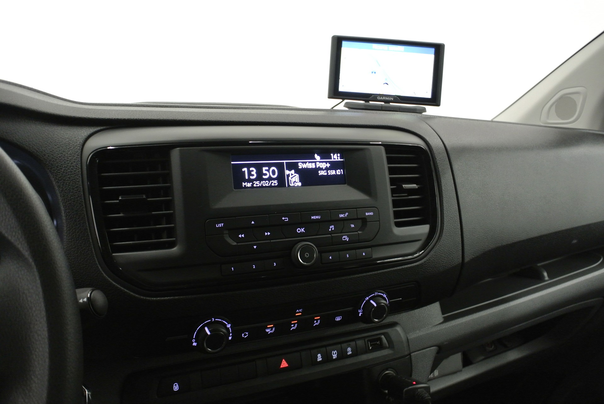 OPEL Vivaro Combi 2.0 CDTI Essentia s/s M-image-25
