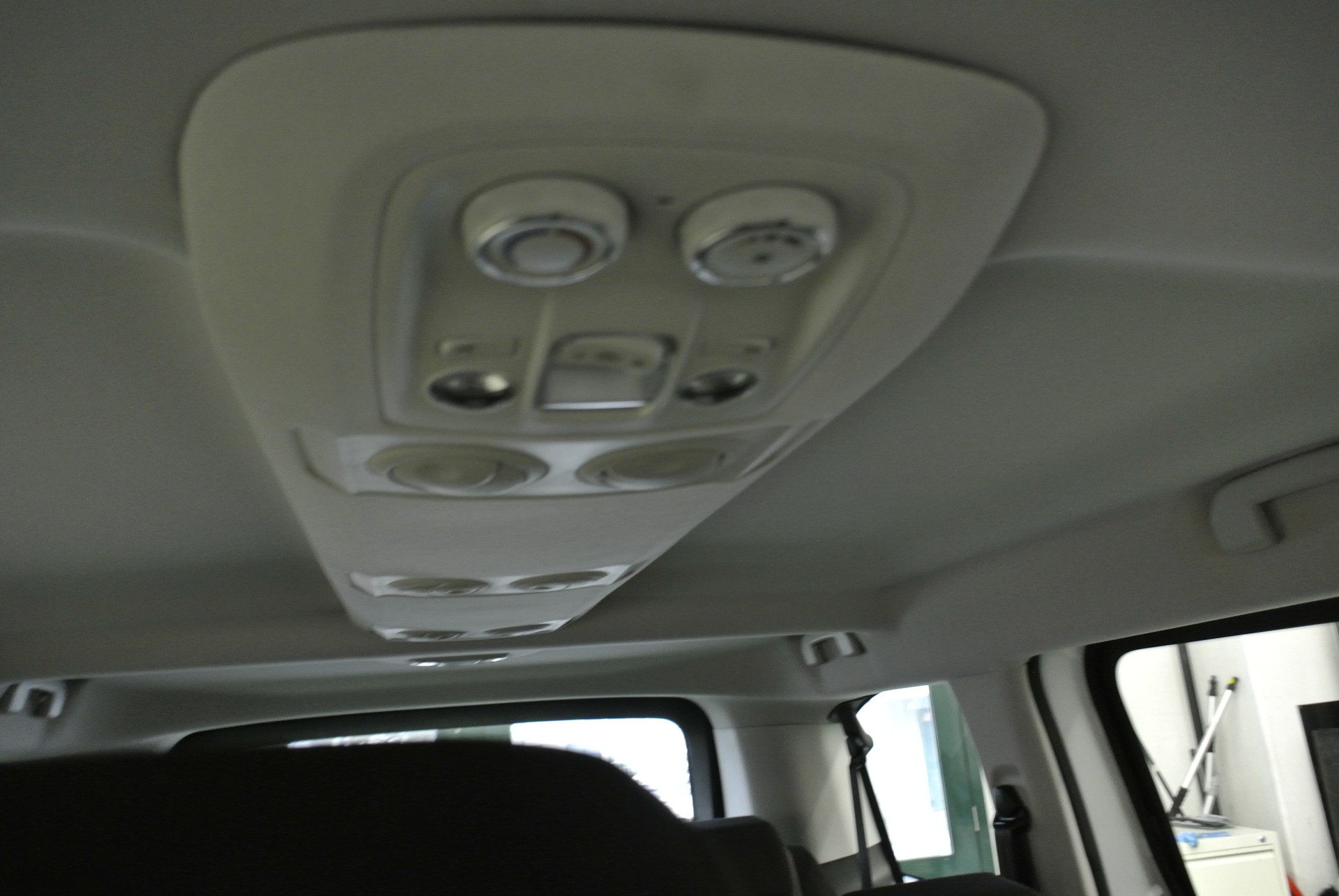 OPEL Vivaro Combi 2.0 CDTI Essentia s/s M-image-17