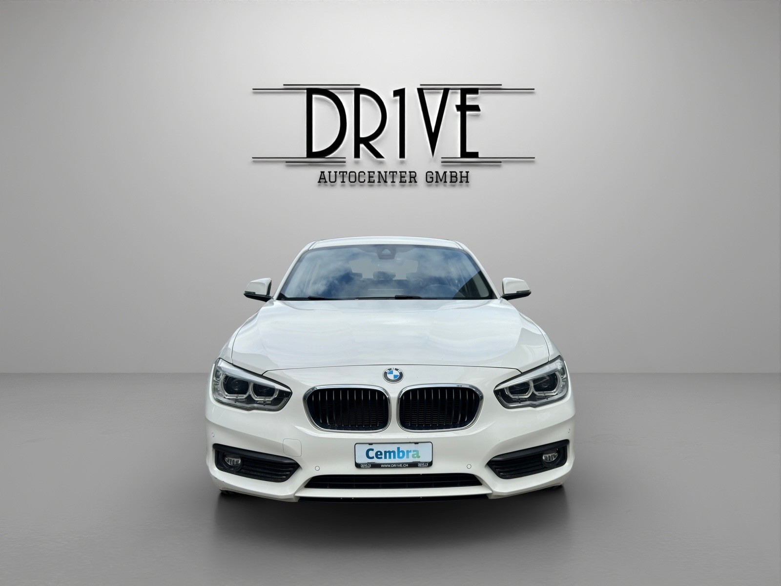 BMW 116d Steptronic-showroom-element-1