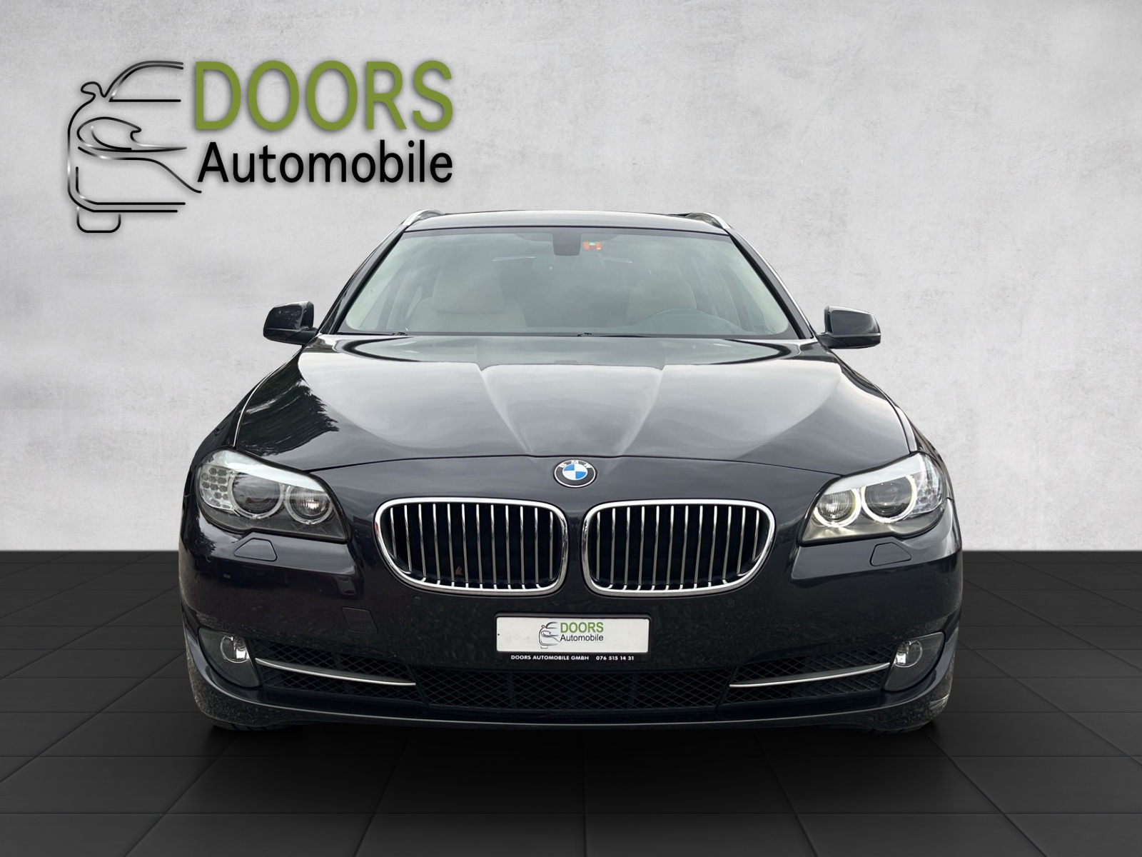 BMW 528i xDrive Touring Steptronic-showroom-element-1