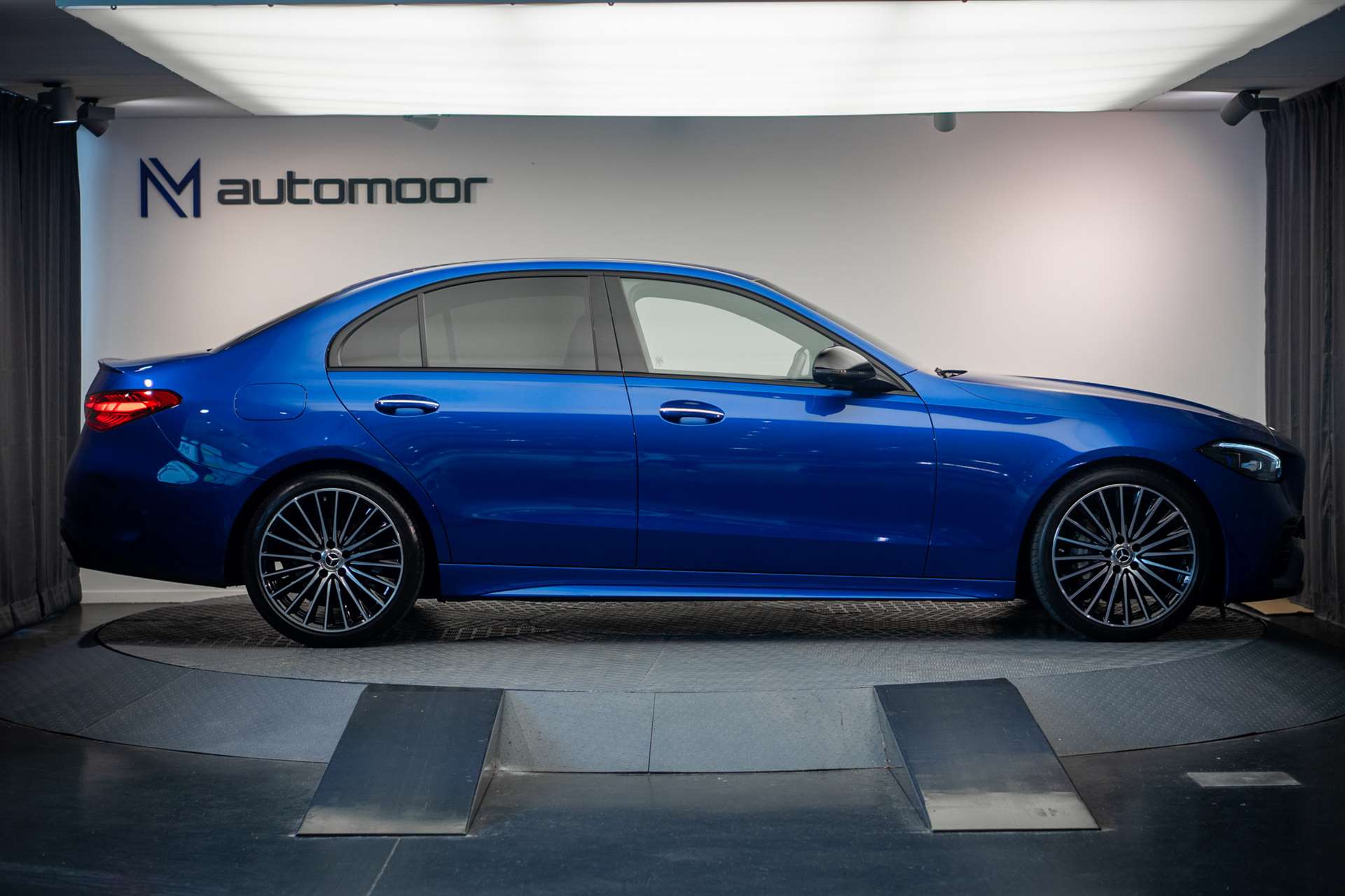 MERCEDES-BENZ C 220 d AMG Line *CH-Fahrzeug* *Assistenzpaket* *Leder*-showroom-element-3