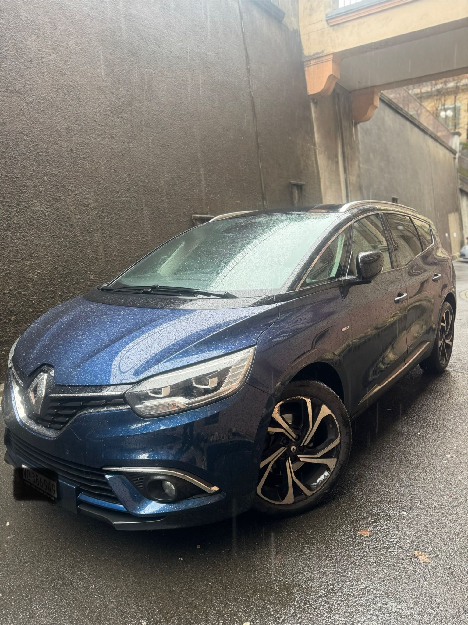 RENAULT Grand Scénic 1.2 16V Turbo Zen-image-1