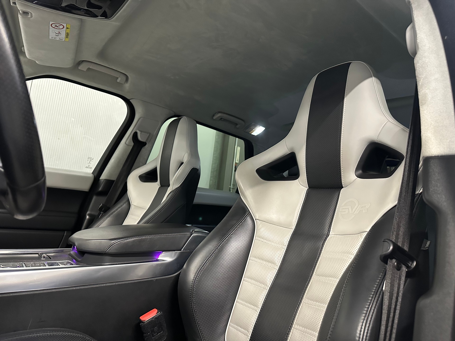 LAND ROVER Range Rover Sport 5.0 V8 SVR-image-8