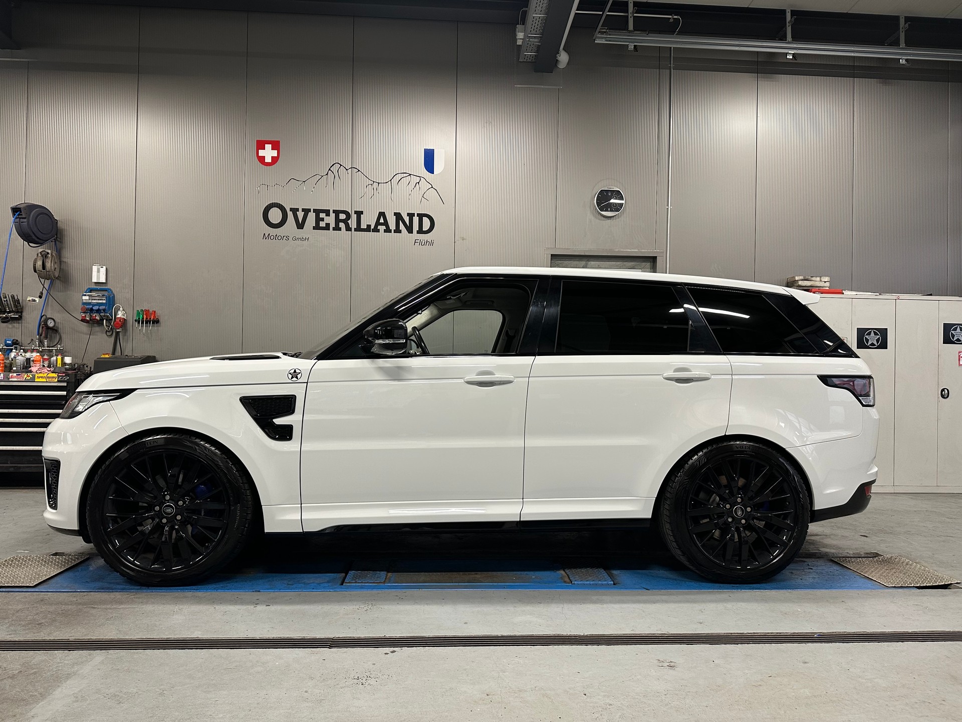 LAND ROVER Range Rover Sport 5.0 V8 SVR-showroom-element-1