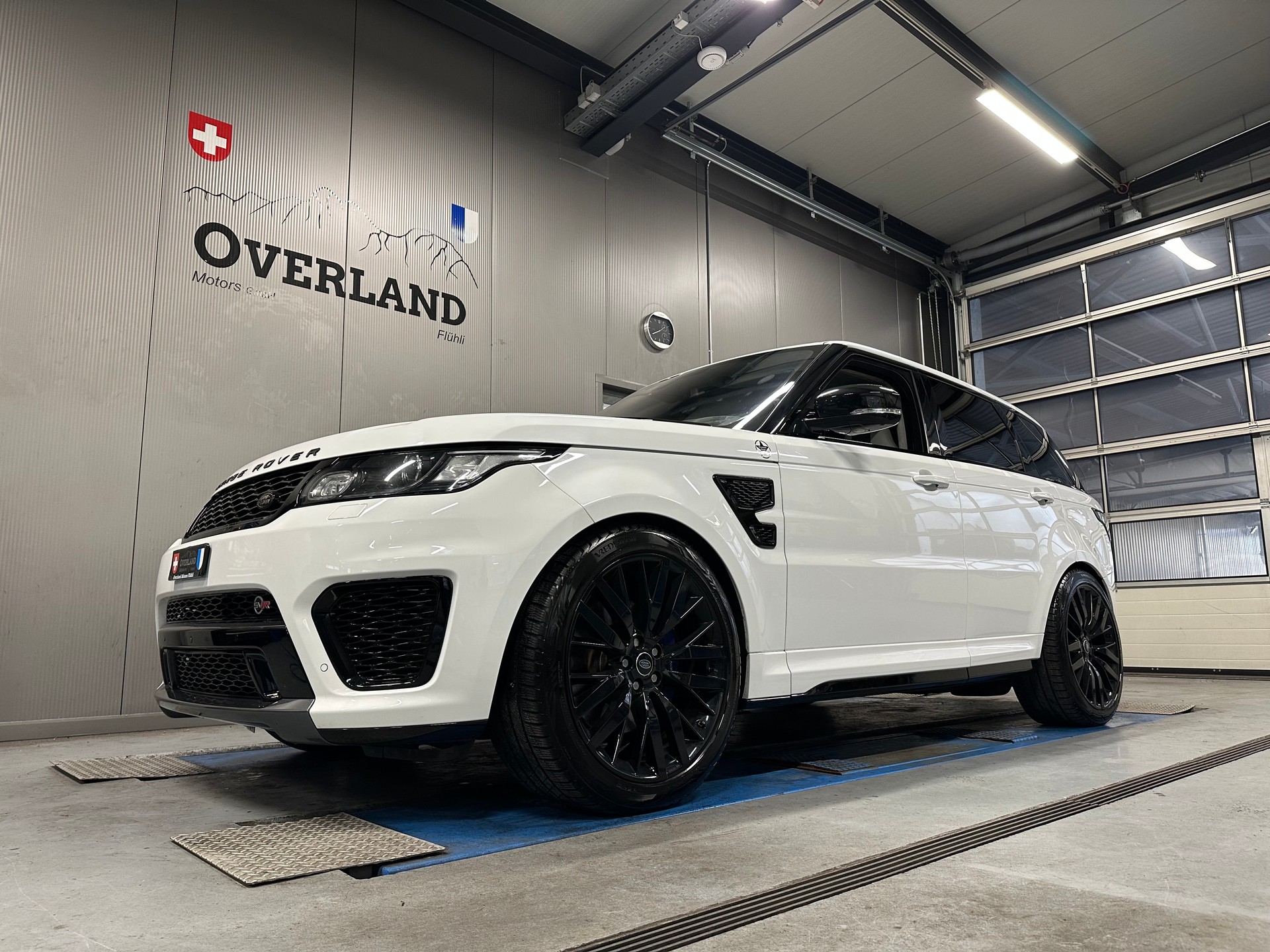 LAND ROVER Range Rover Sport 5.0 V8 SVR-image-13