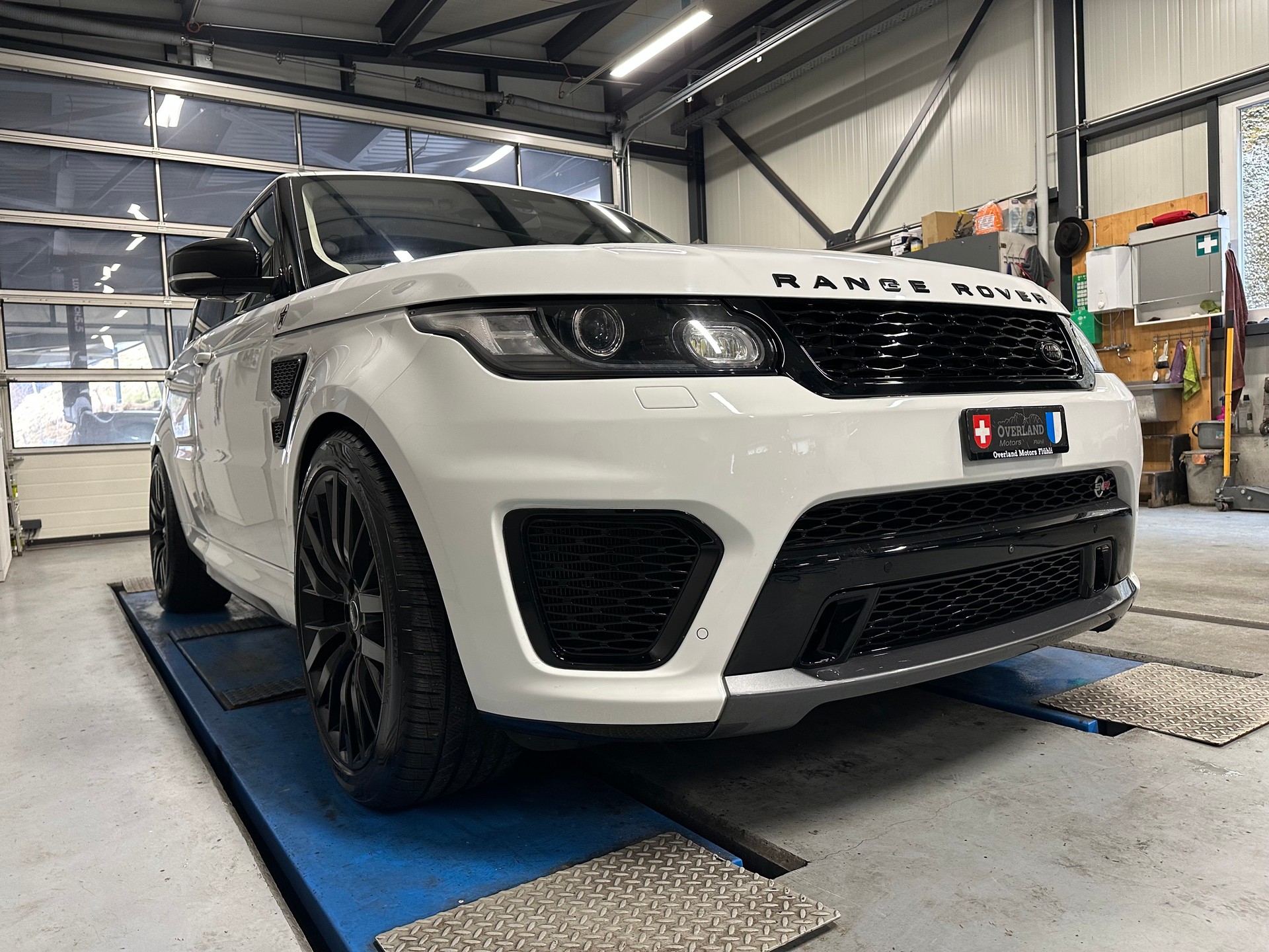 LAND ROVER Range Rover Sport 5.0 V8 SVR-image-6