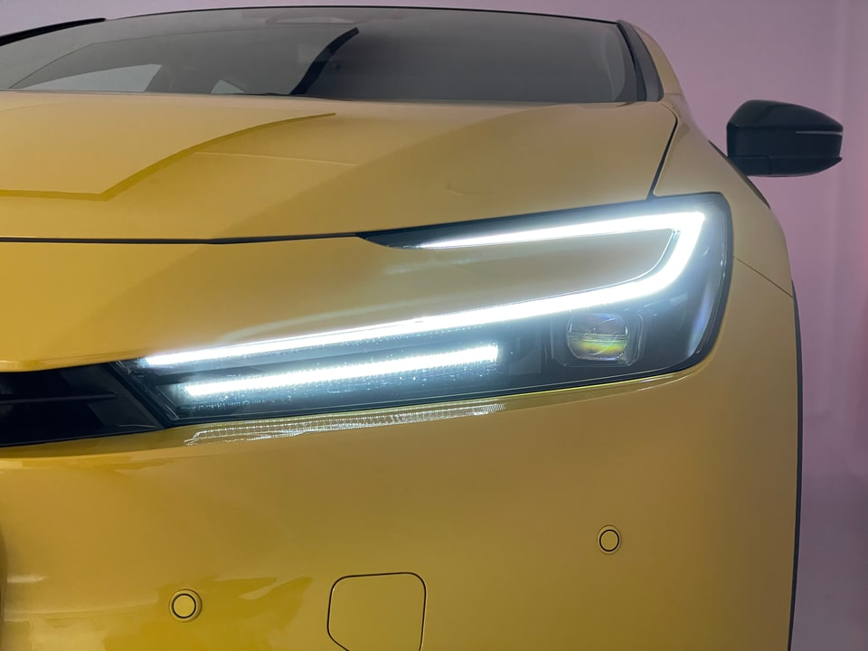 Prius Plug-in Hybrid 2.0 Style