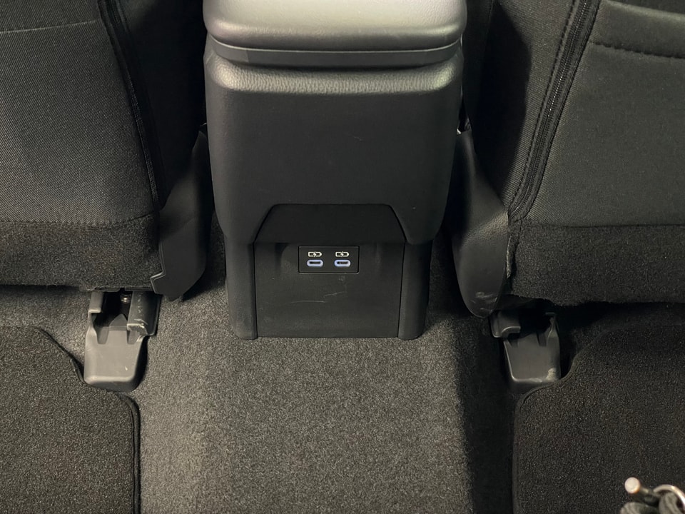 Prius Plug-in Hybrid 2.0 Style