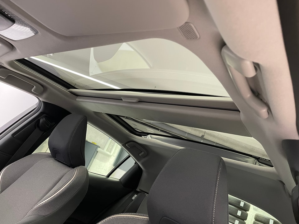 Prius Plug-in Hybrid 2.0 Style