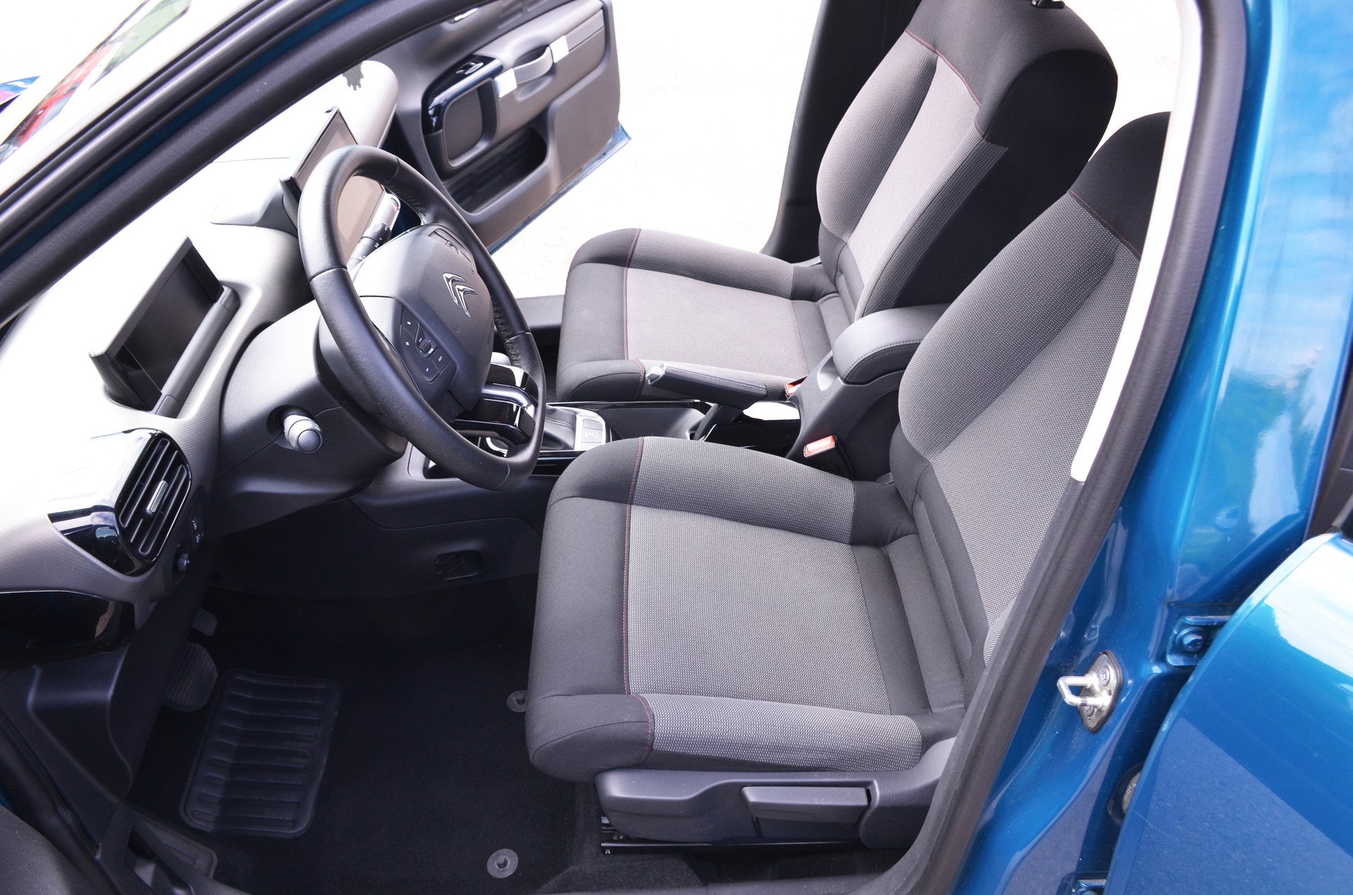 CITROEN C4 Cactus 1.5 Blue HDi Feel EAT6-image-15