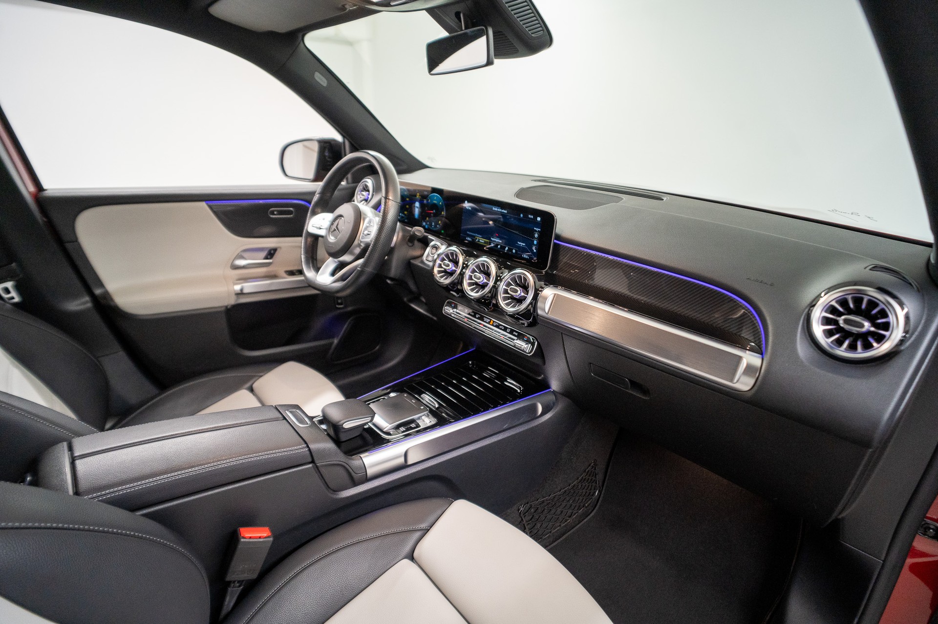 MERCEDES-BENZ GLB 200 d AMG Line 4matic-image-11