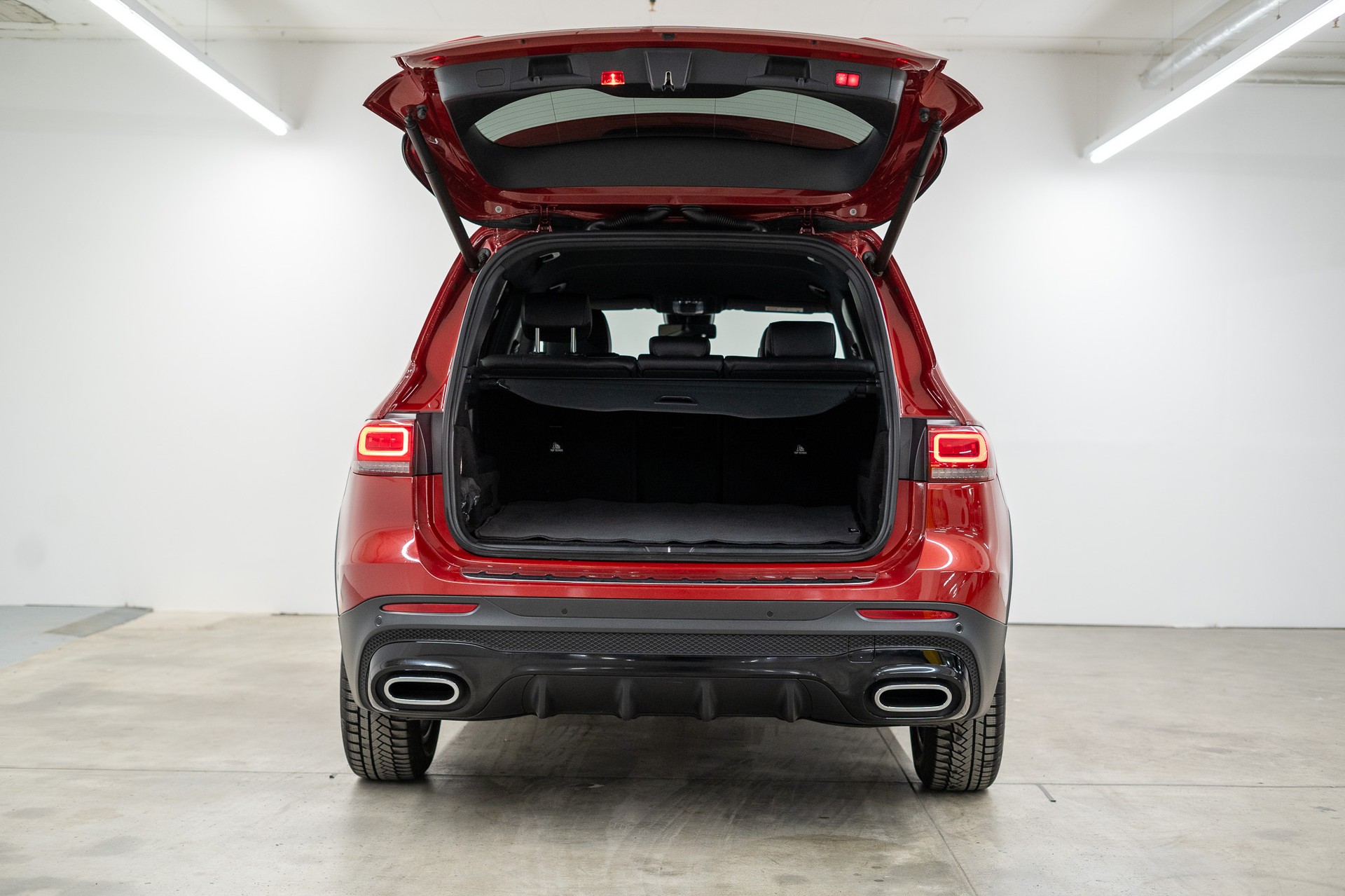 MERCEDES-BENZ GLB 200 d AMG Line 4matic-image-5