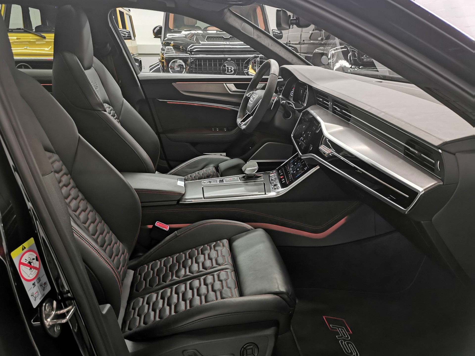 AUDI RS6 Avant 4.0 TFSI 2021 V8 ABT 730 PS AKRAPOVIC CARBON DYNAMIK PLUS PANO B&O CH-AUTO 1.HD ALCANTARA-image-6