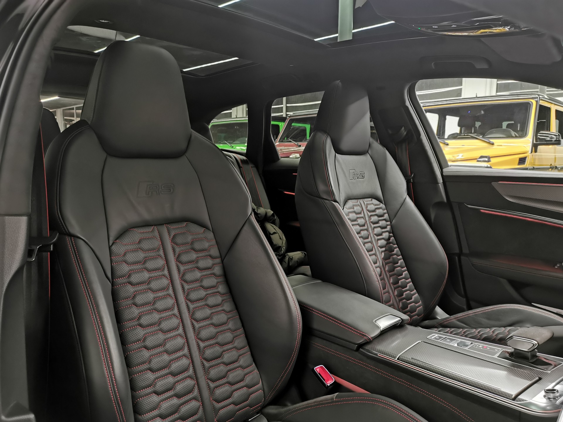 AUDI RS6 Avant 4.0 TFSI 2021 V8 ABT 730 PS AKRAPOVIC CARBON DYNAMIK PLUS PANO B&O CH-AUTO 1.HD ALCANTARA-image-9