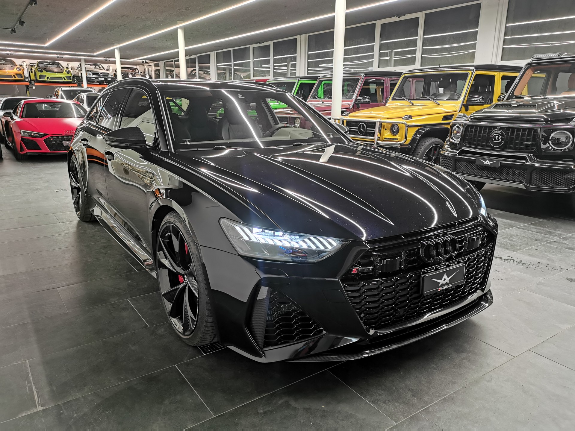 AUDI RS6 Avant 4.0 TFSI 2021 V8 ABT 730 PS AKRAPOVIC CARBON DYNAMIK PLUS PANO B&O CH-AUTO 1.HD ALCANTARA