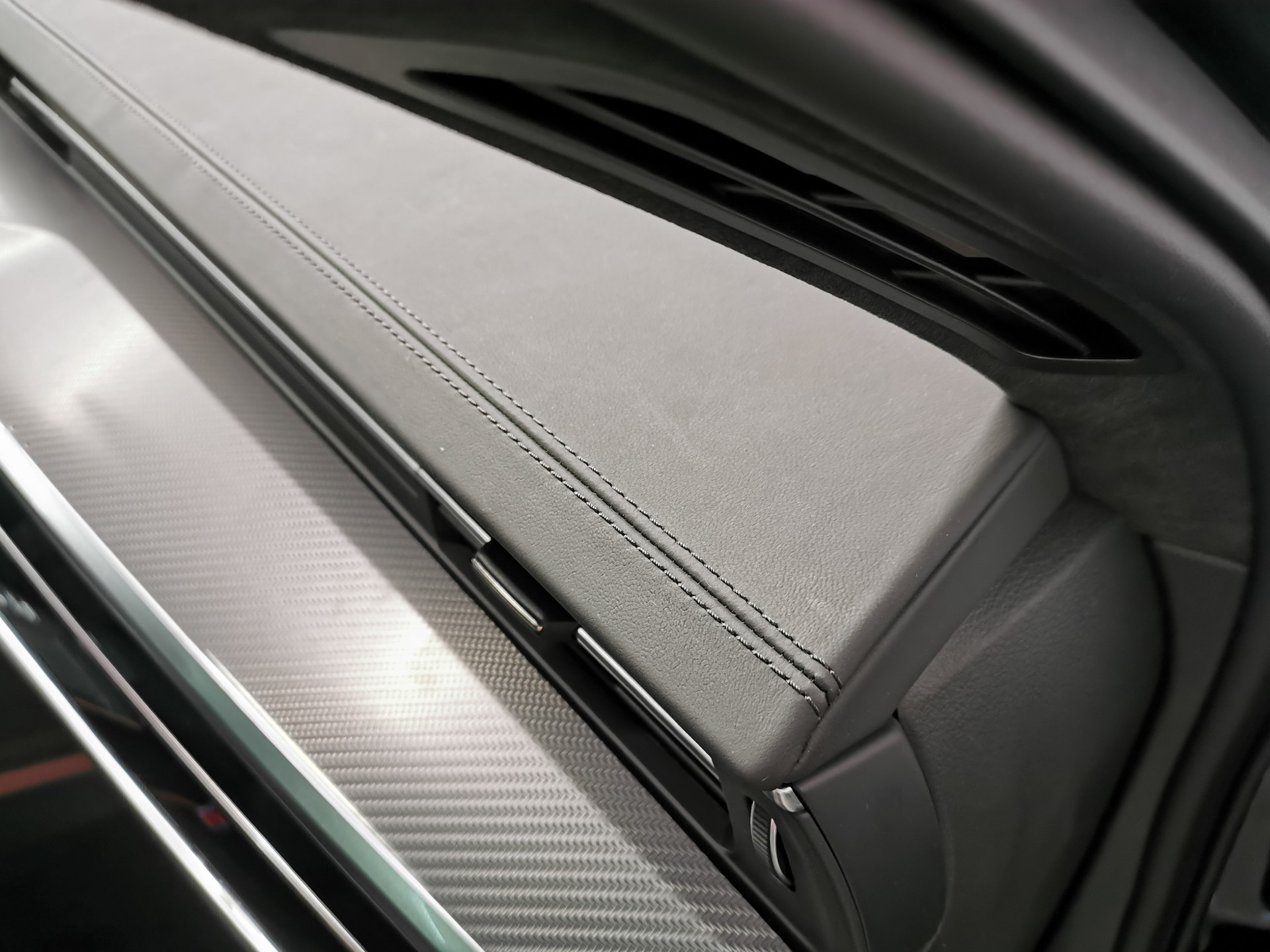 AUDI RS6 Avant 4.0 TFSI 2021 V8 ABT 730 PS AKRAPOVIC CARBON DYNAMIK PLUS PANO B&O CH-AUTO 1.HD ALCANTARA-image-8