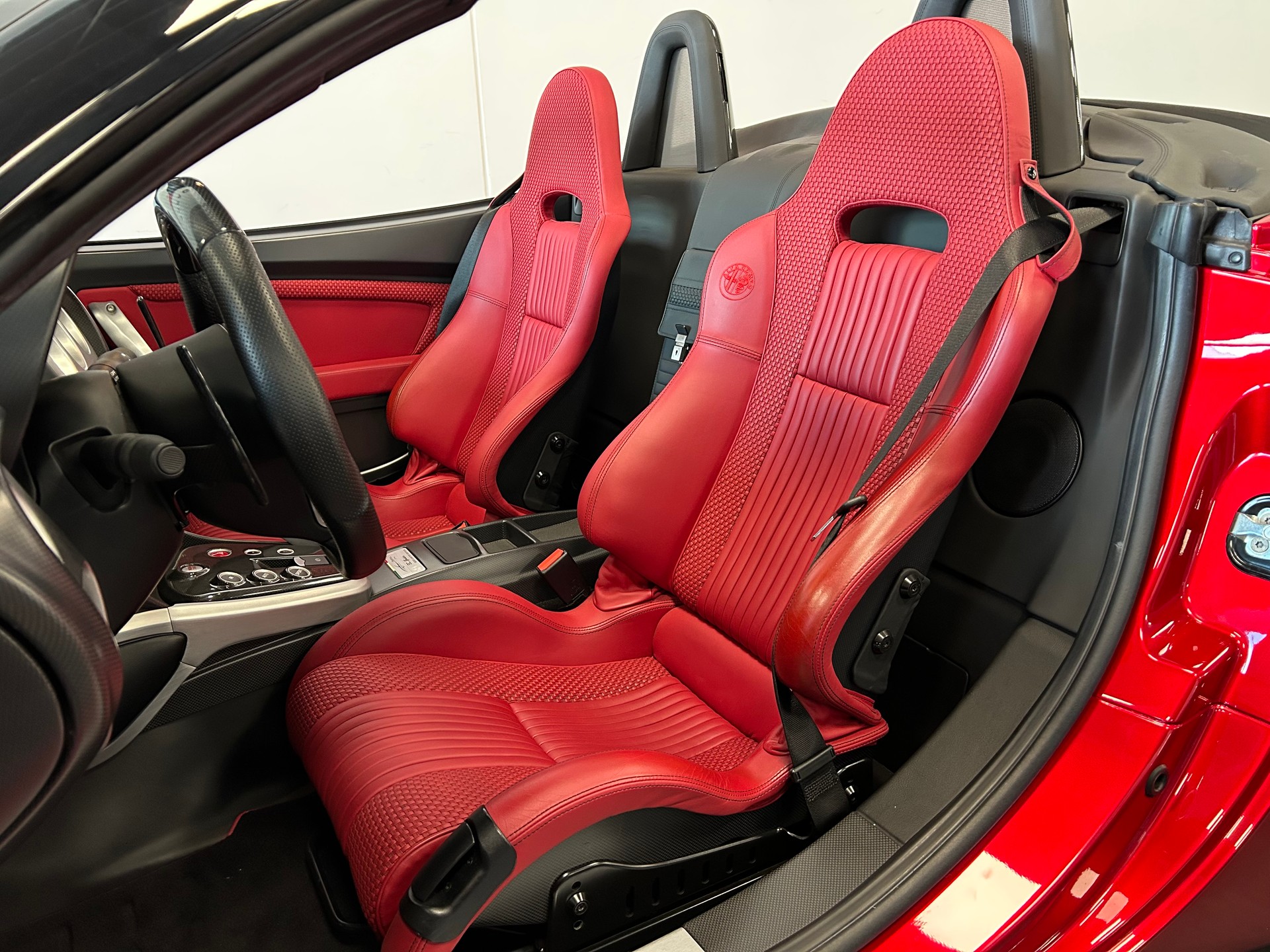 ALFA ROMEO 8C Spider-image-9