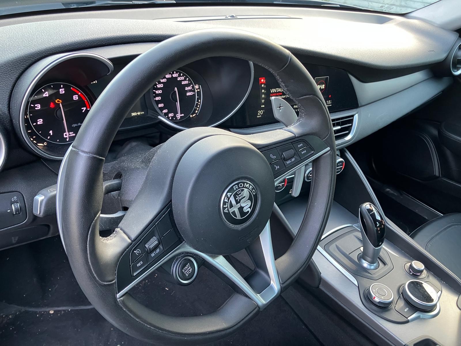 ALFA ROMEO Giulia 2.0 Veloce Q4 Automatic-image-1
