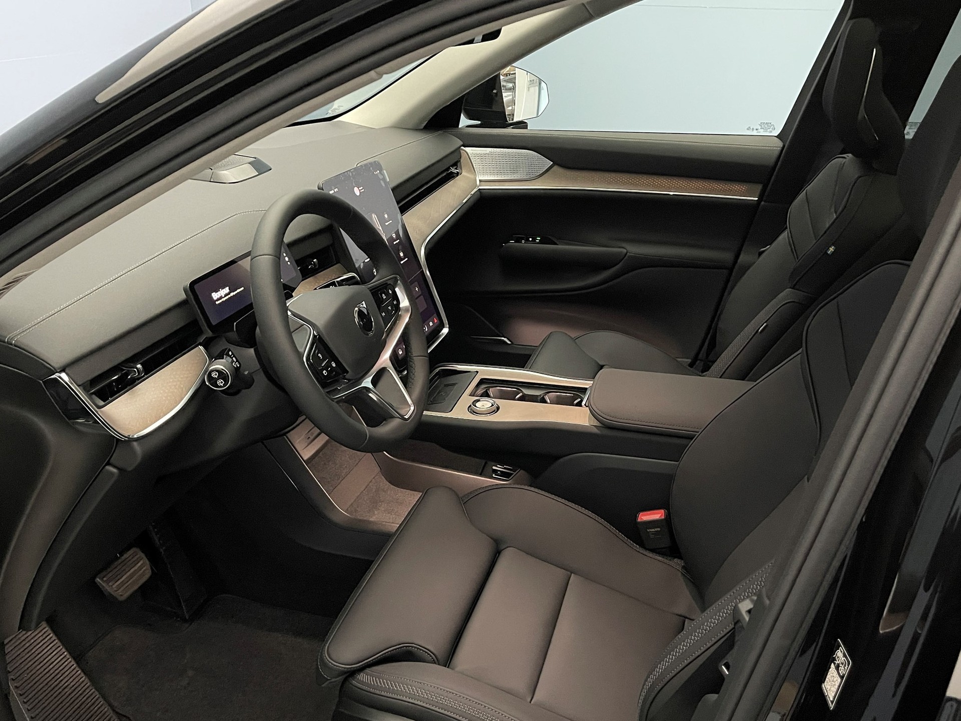 VOLVO EX 90 Twin Performance Ultra AWD-image-11