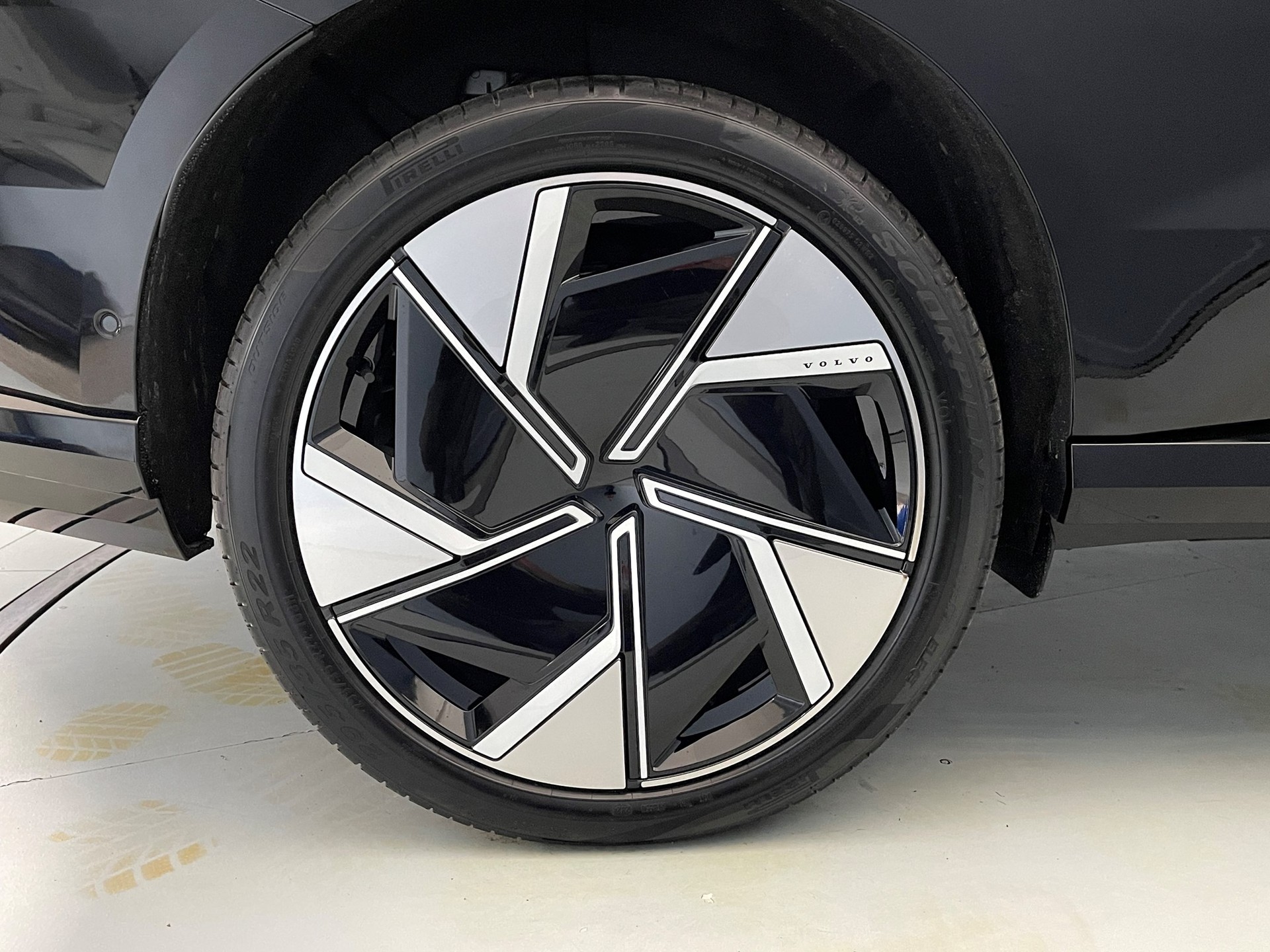 VOLVO EX 90 Twin Performance Ultra AWD-image-5