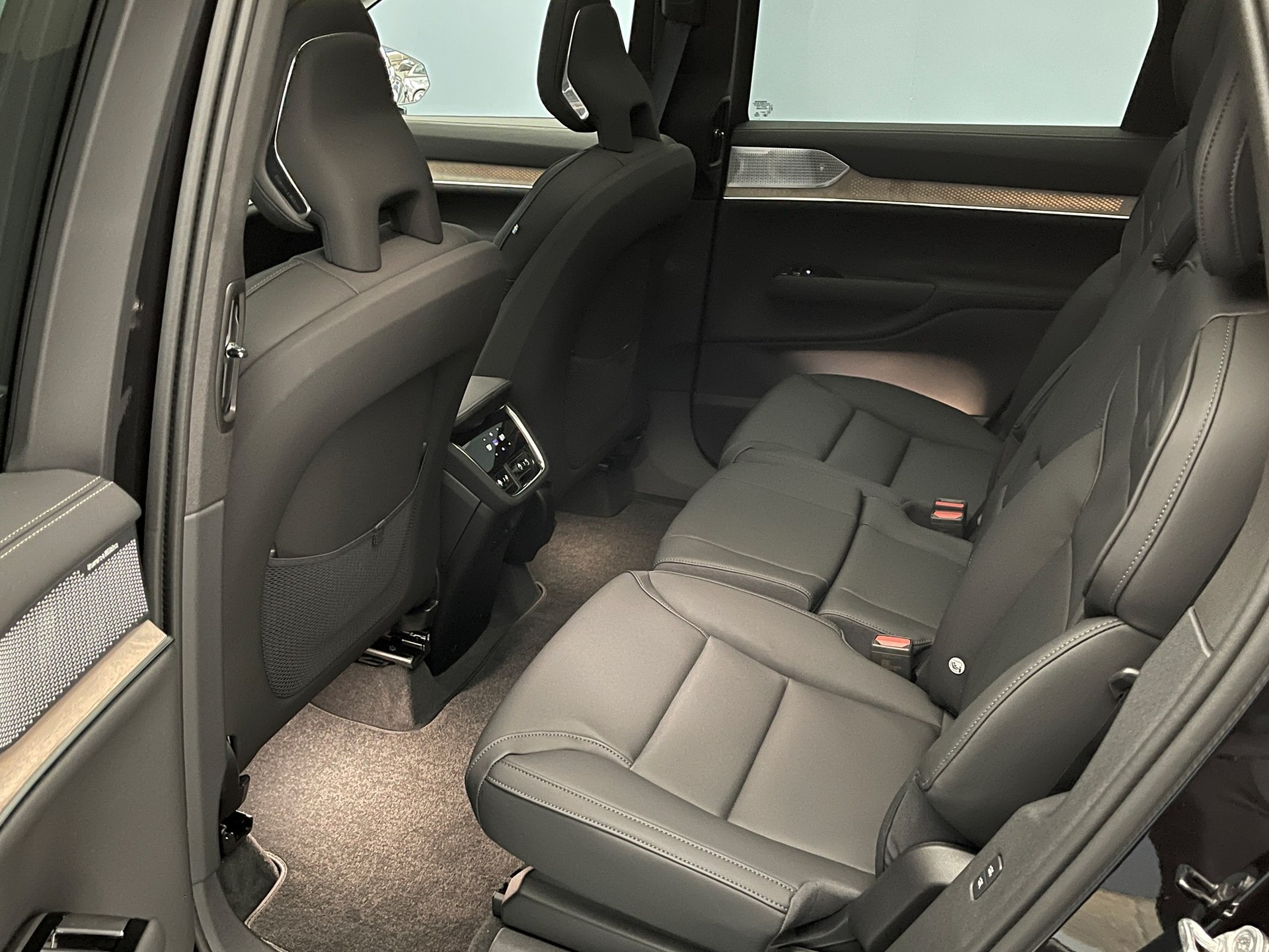 VOLVO EX 90 Twin Performance Ultra AWD-image-9