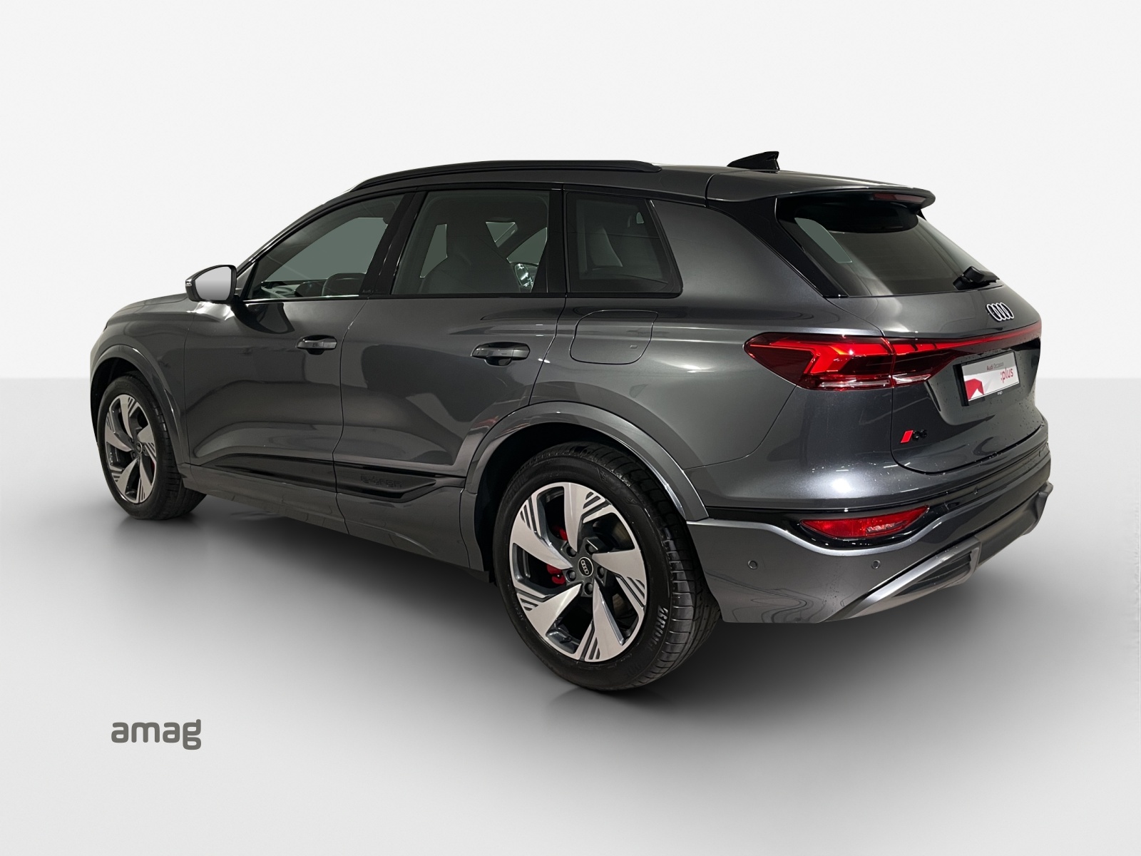 AUDI Q6 e-tron quattro-showroom-element-2