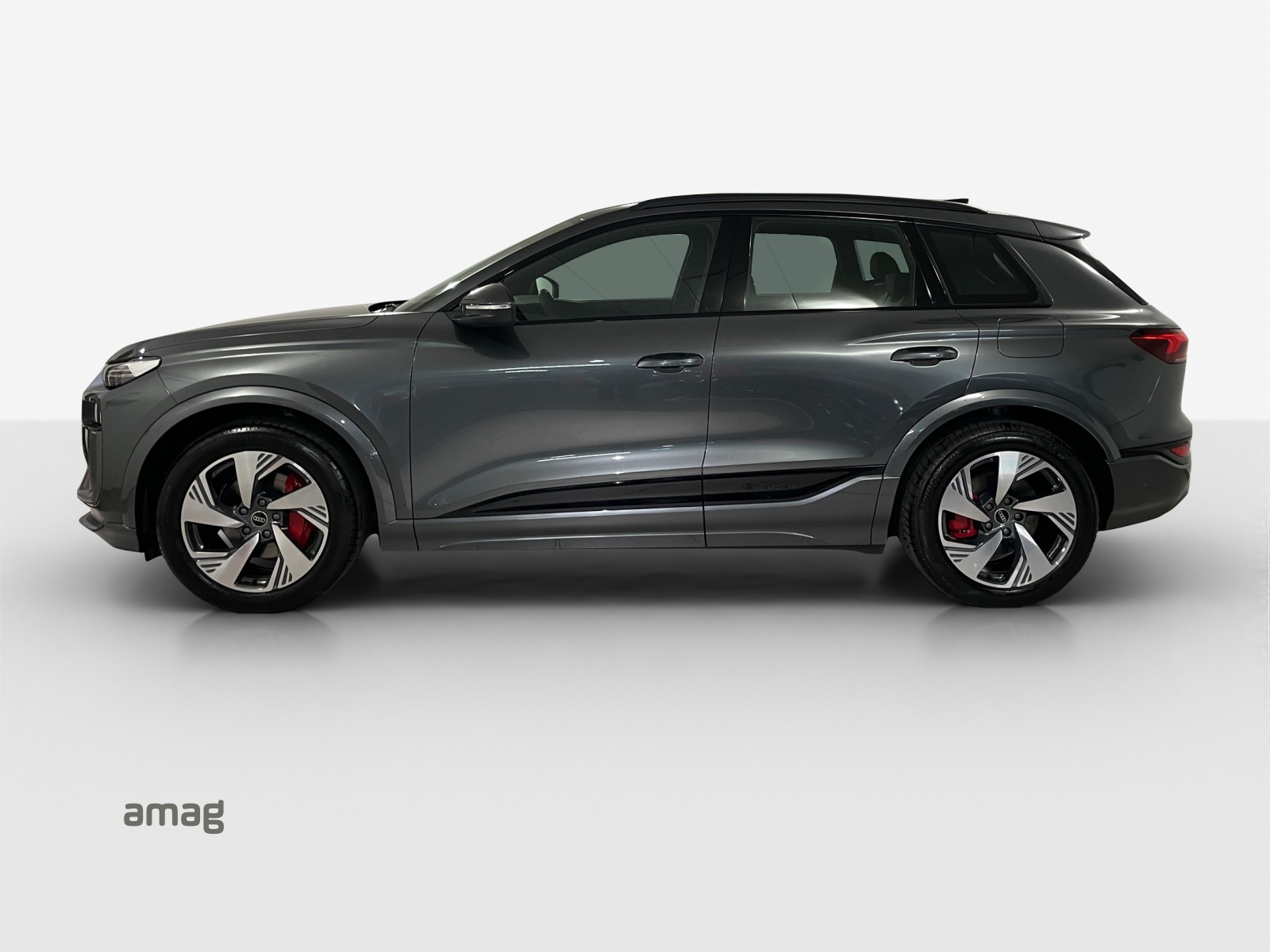 AUDI Q6 e-tron quattro-showroom-element-1