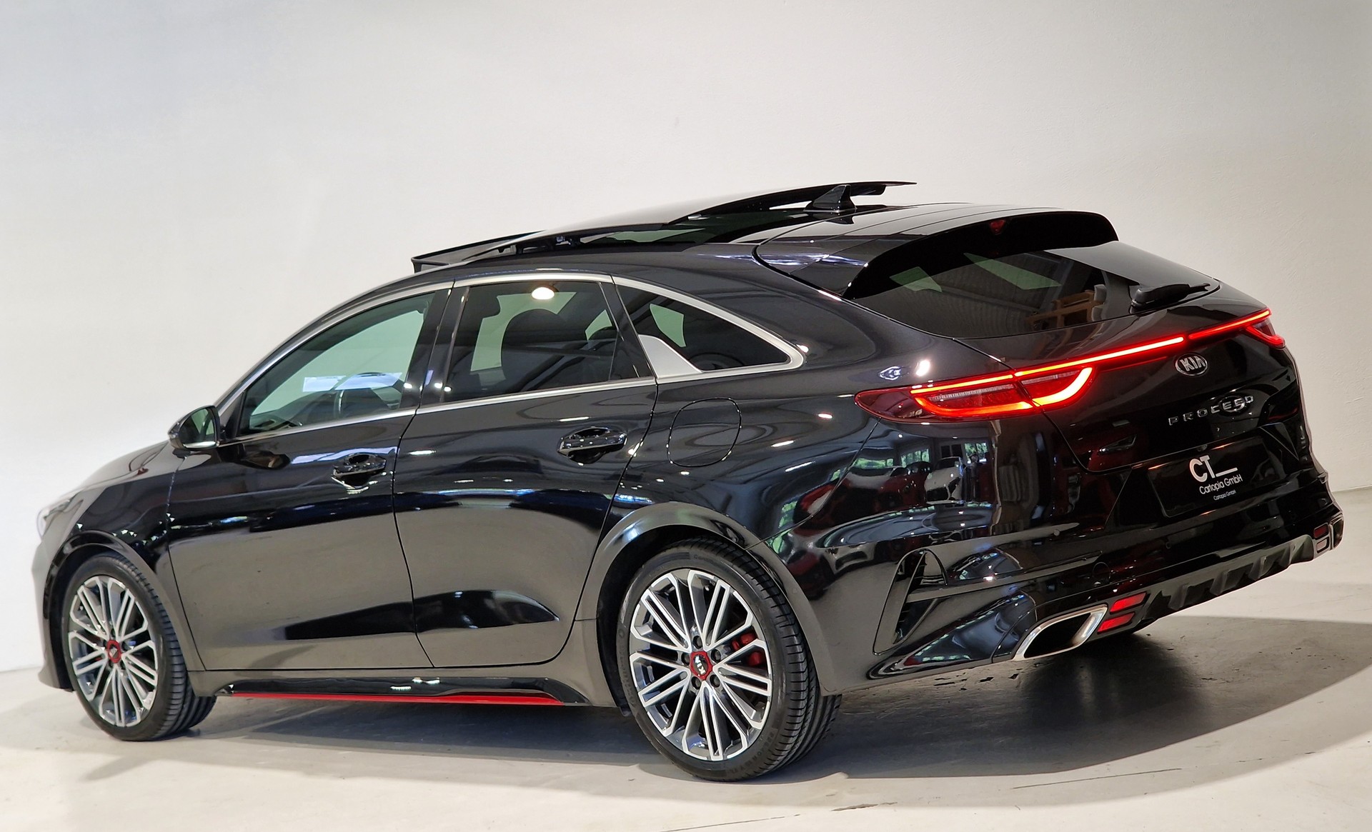 KIA ProCeed 1.6 T-GDi GT DCT-showroom-element-2