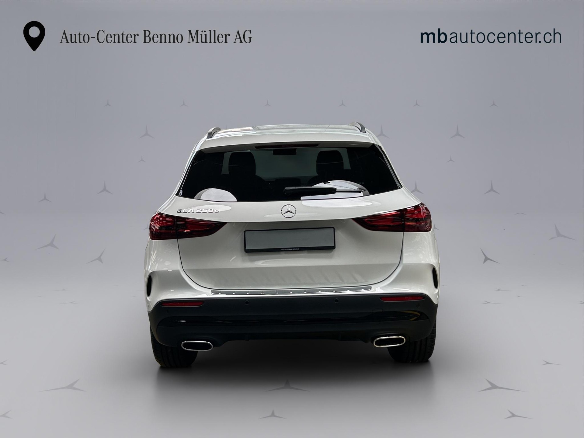 MERCEDES-BENZ GLA 250 e EQ Star AMG Line-showroom-element-3