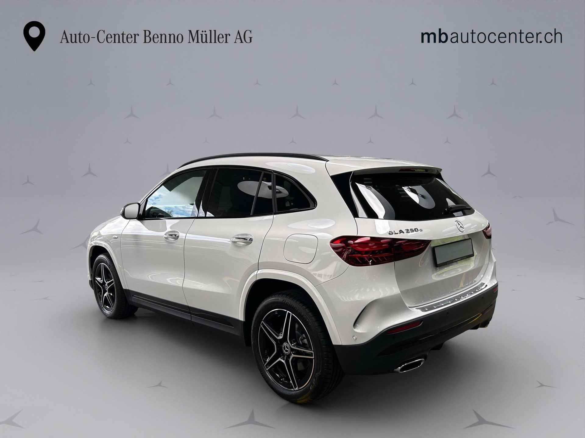 MERCEDES-BENZ GLA 250 e EQ Star AMG Line-showroom-element-2