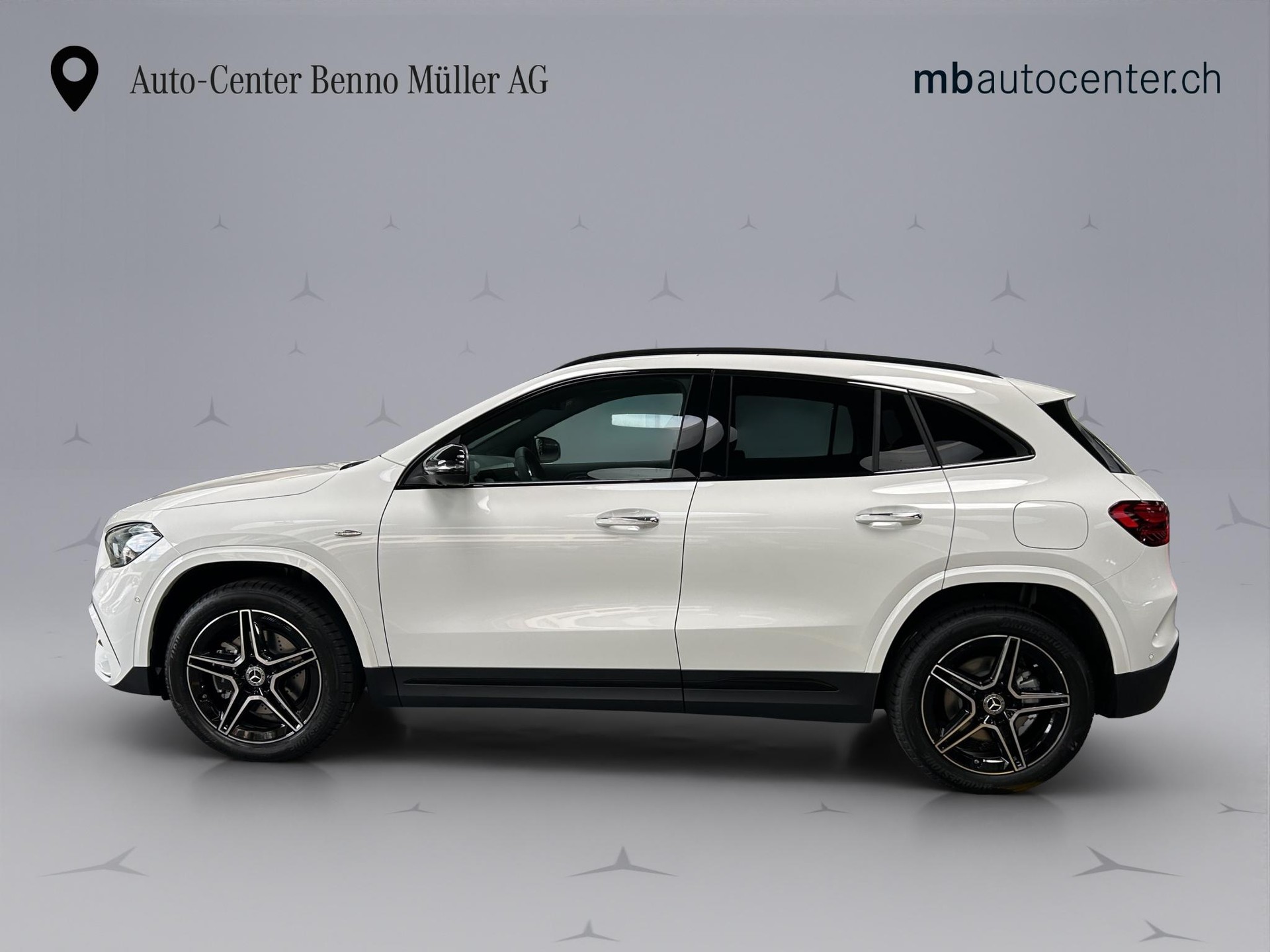 MERCEDES-BENZ GLA 250 e EQ Star AMG Line-showroom-element-1