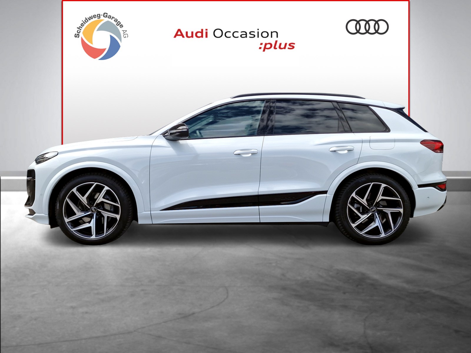 AUDI Q6 e-tron quattro-showroom-element-2