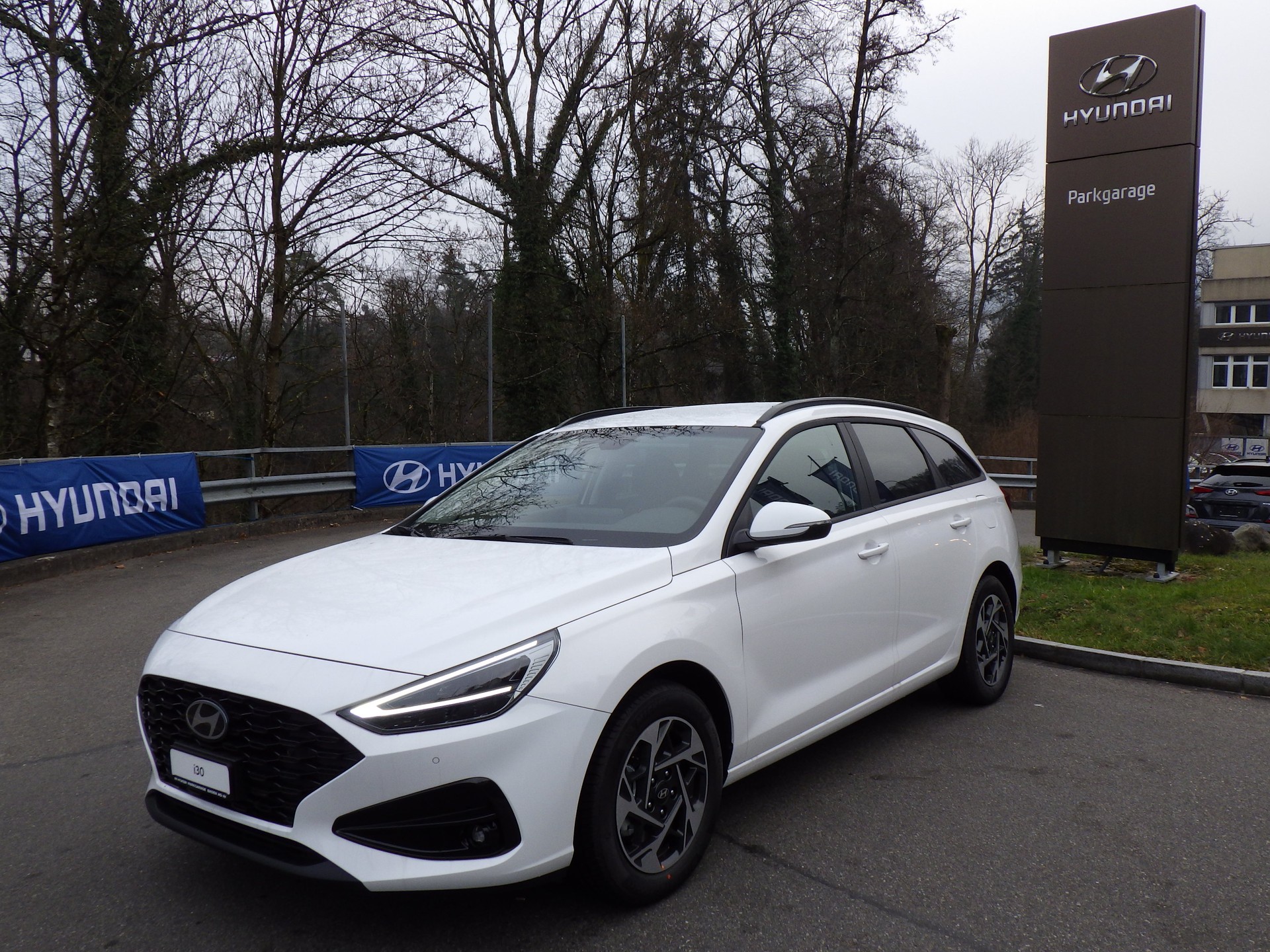 HYUNDAI i30 Wagon 1.5 T-GDi Amplia 48V MH DCT