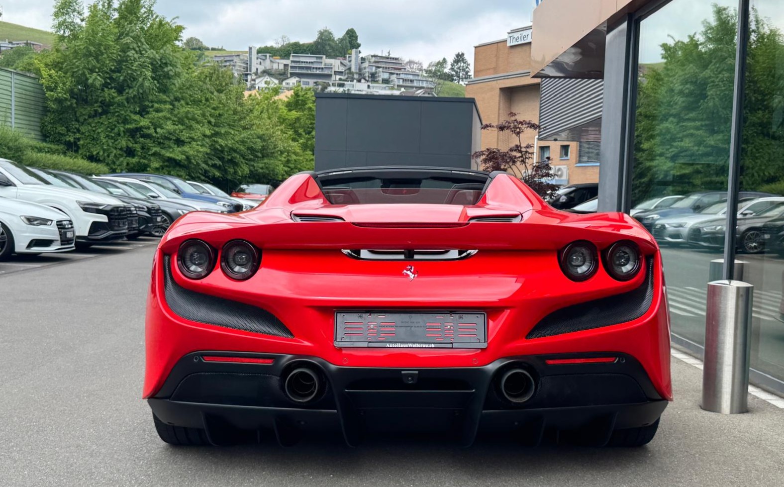 FERRARI F8 Spider 3.9 Turbo-showroom-element-1