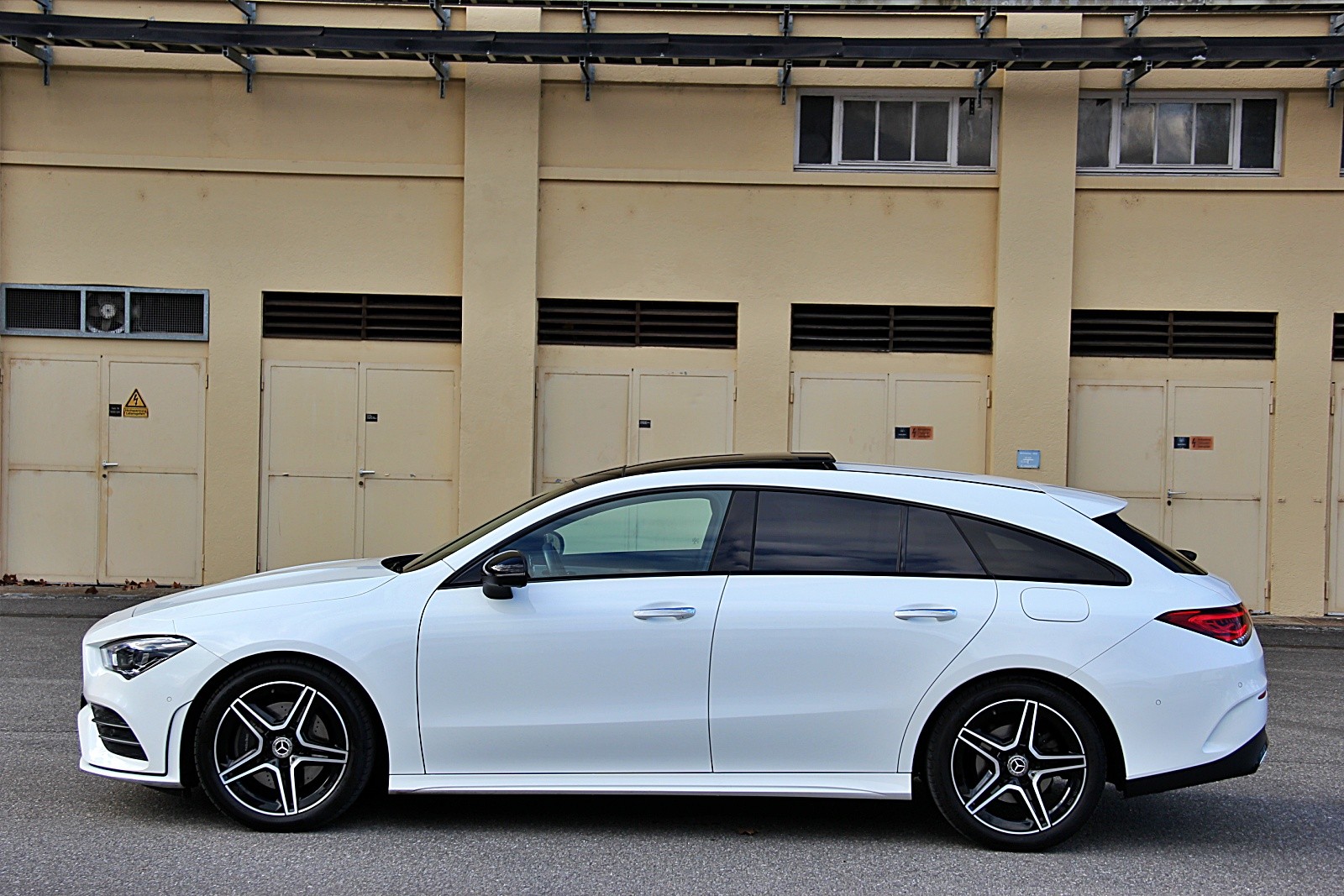 MERCEDES-BENZ CLA Shooting Brake 200 d 4Matic AMG Line-showroom-element-1