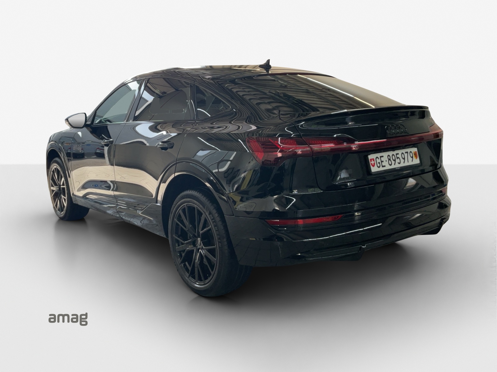 AUDI e-tron 55 Sportback S Line Black Edition quattro-showroom-element-2