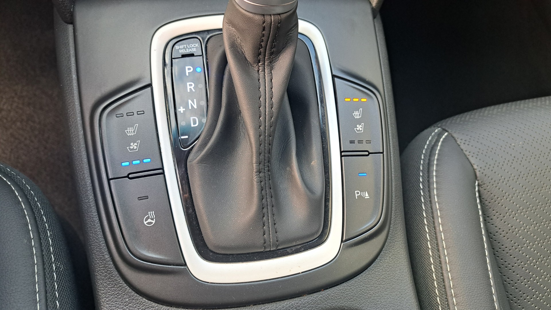 HYUNDAI Kona 1.6 GDi HEV Vertex DCT-image-24