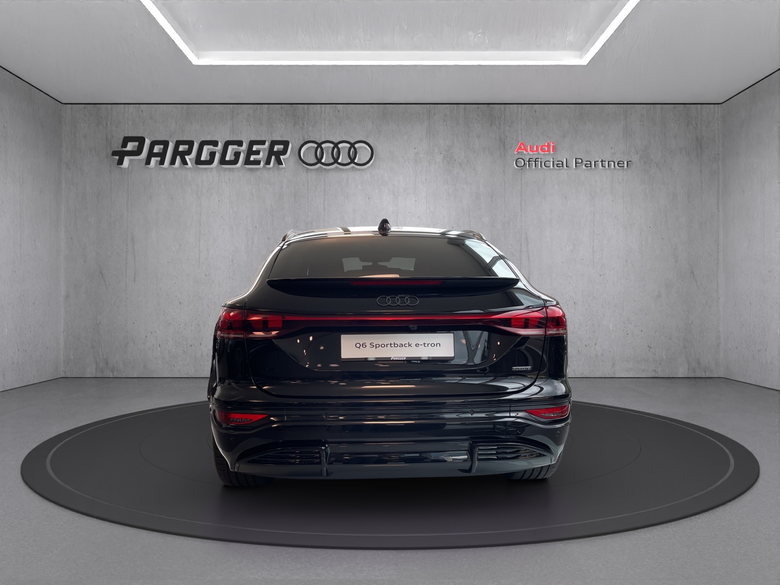 AUDI Q6 Sportback e-tron quattro-showroom-element-3