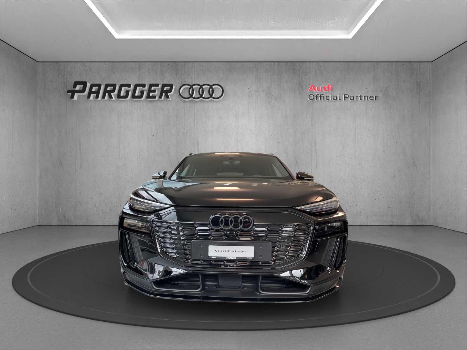 AUDI Q6 Sportback e-tron quattro-showroom-element-1
