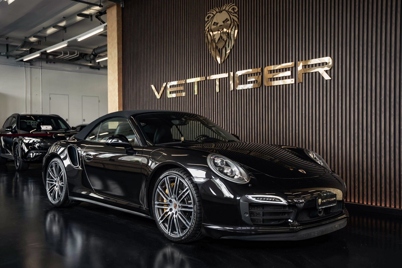 PORSCHE 911 Turbo S Cabrio PDK-showroom-element-1