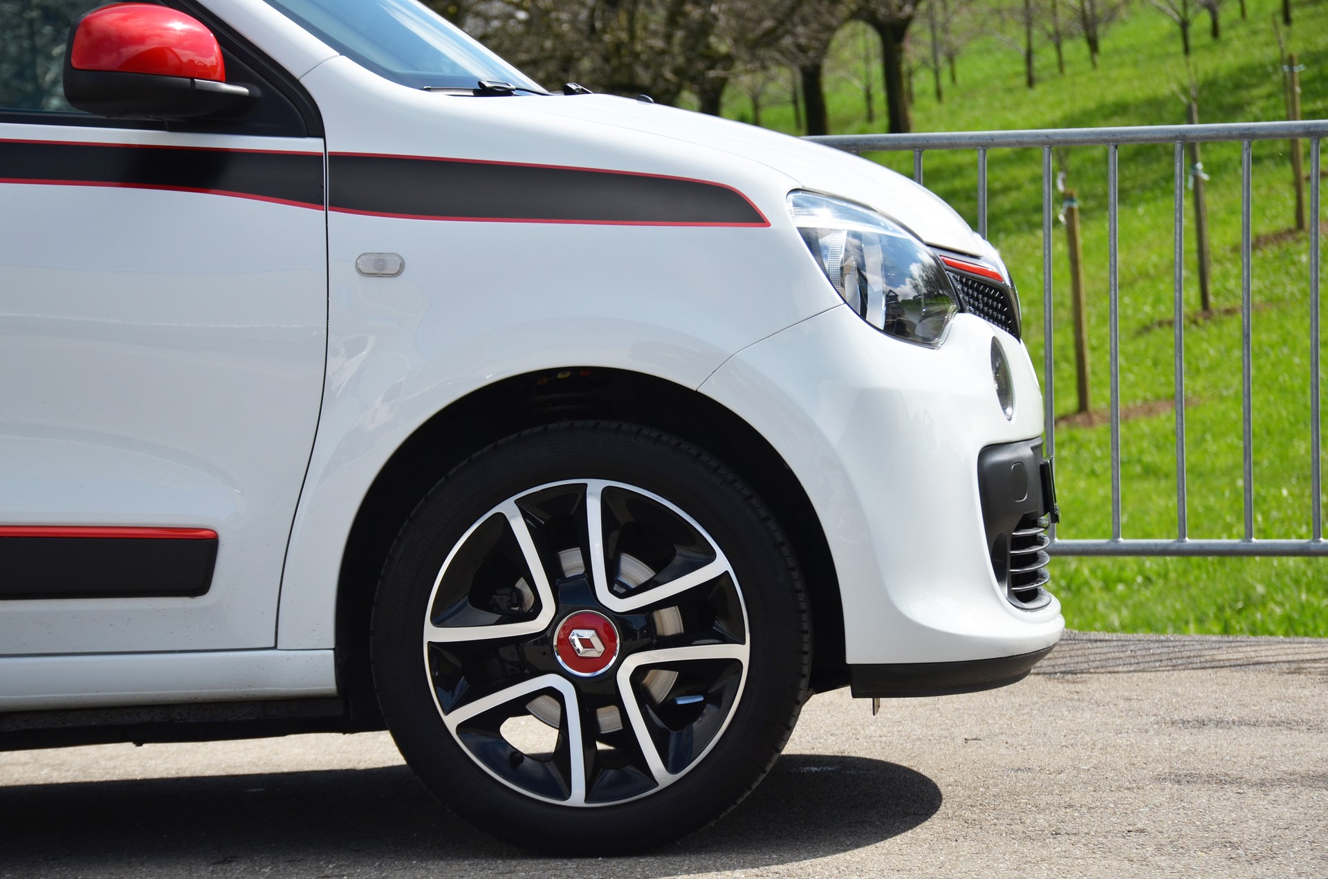 RENAULT Twingo 0.9 Iconic-image-8