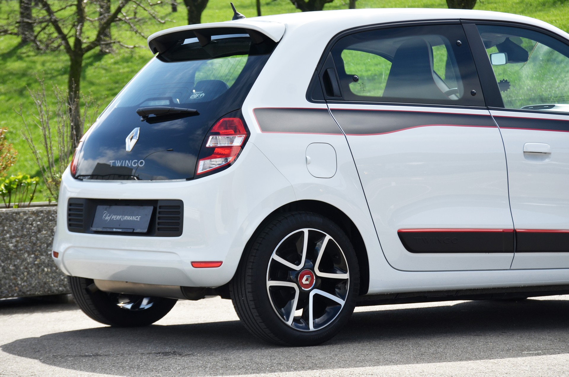 RENAULT Twingo 0.9 Iconic-image-9