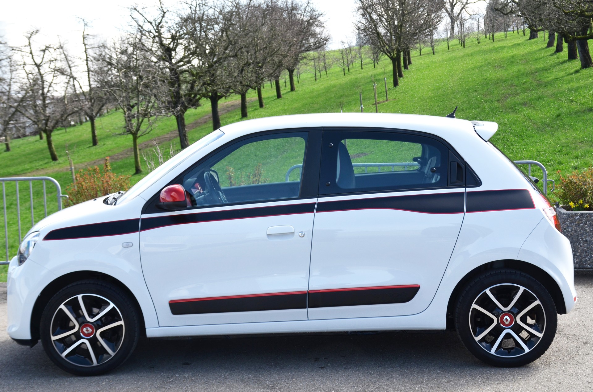 RENAULT Twingo 0.9 Iconic-image-3