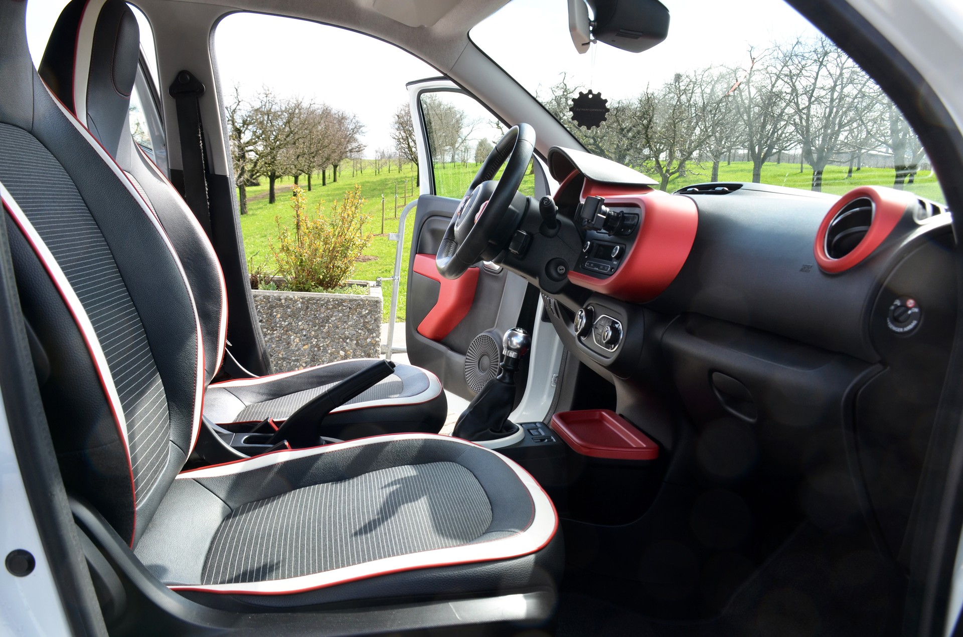RENAULT Twingo 0.9 Iconic-image-12