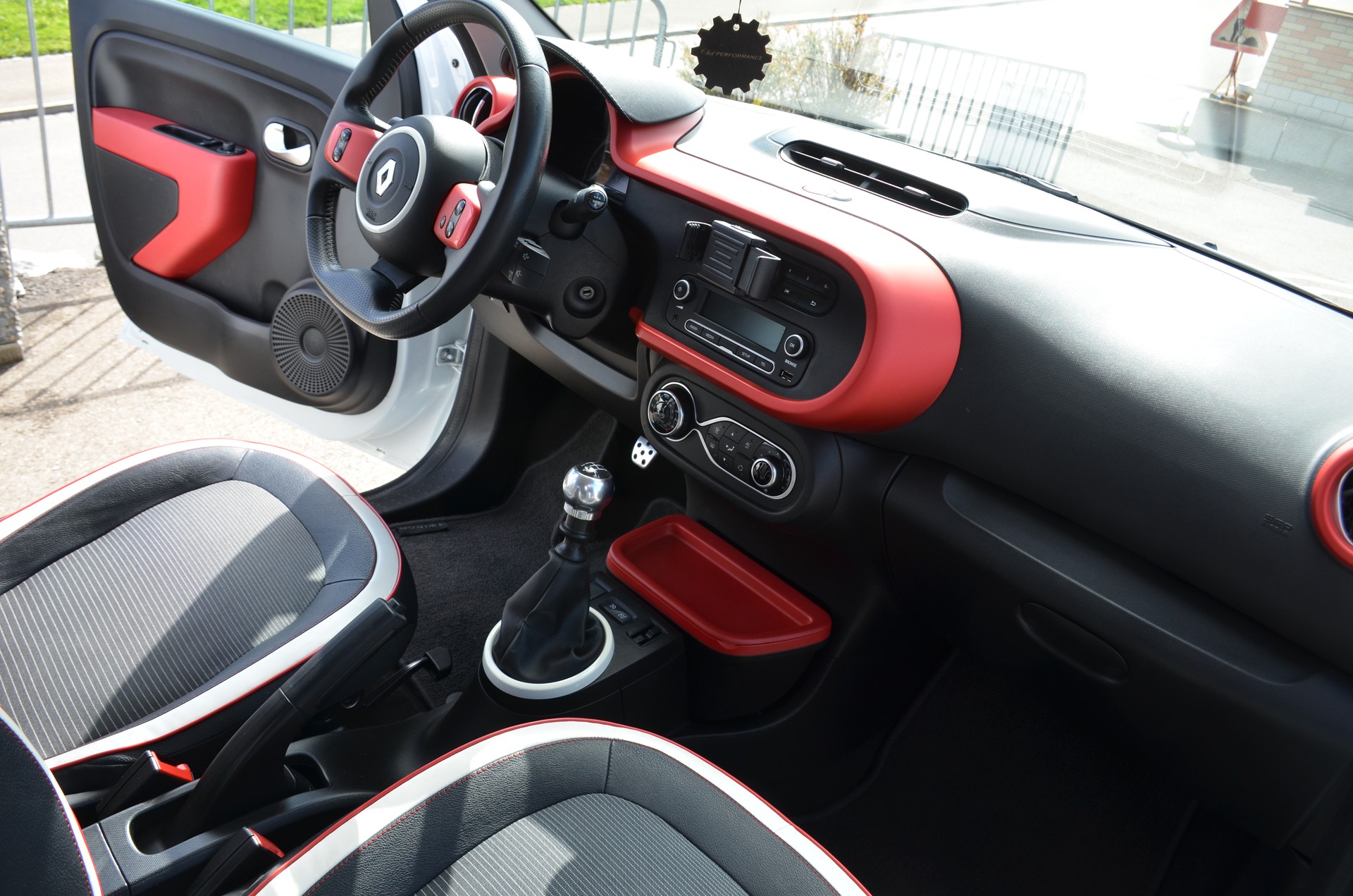 RENAULT Twingo 0.9 Iconic-image-13
