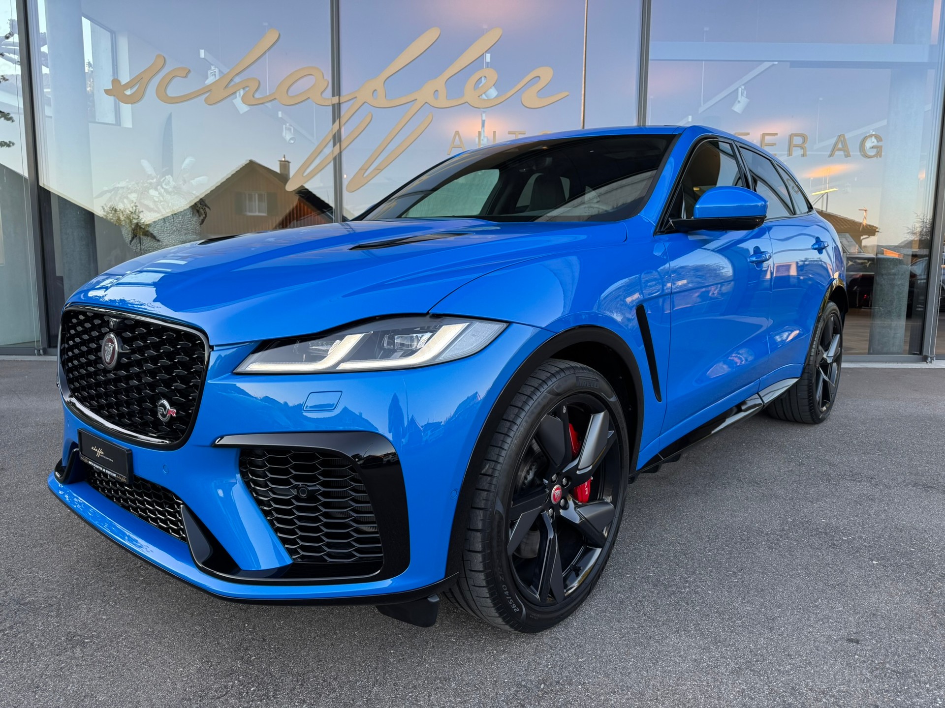 JAGUAR F-Pace 5.0 V8 SVR P550 AWD-showroom-element-1