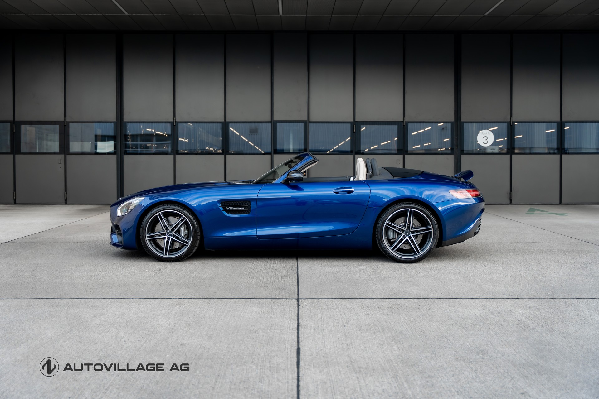MERCEDES-BENZ AMG GT Roadster Speedshift DCT-showroom-element-2